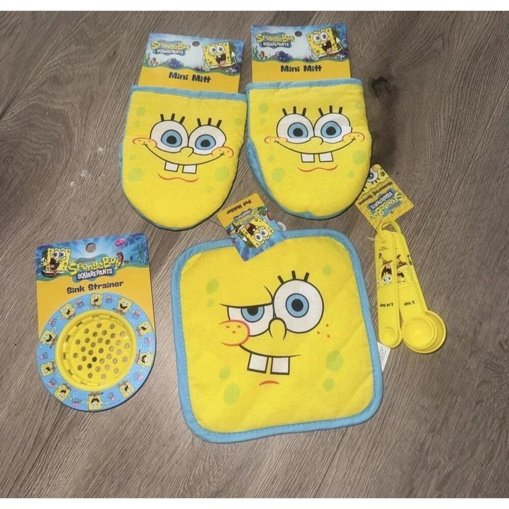 SpongeBob SquarePants kitchen set with yellow SpongeBob face on blue background